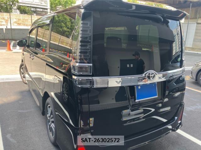 Toyota VOXY 2019-11 8564038-4