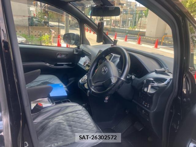 Toyota VOXY 2019-11 8564038-5
