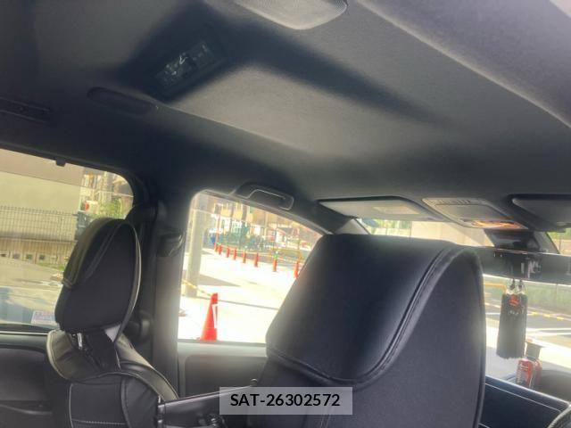 Toyota VOXY 2019-11 8564038-7