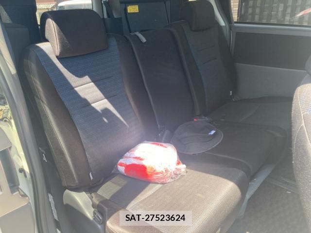 Toyota VOXY 2007-09 8564058-10
