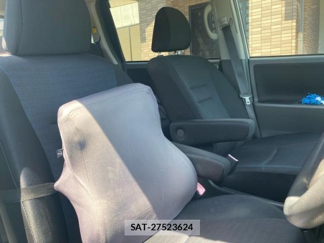 Toyota VOXY 2007-09 8564058-11
