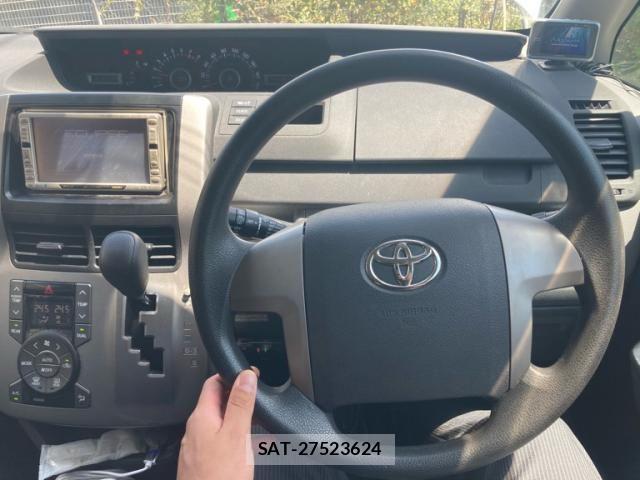 Toyota VOXY 2007-09 8564058-15