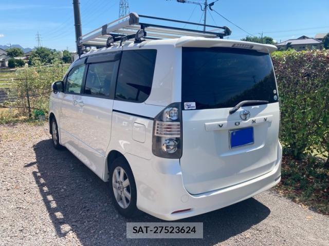 Toyota VOXY 2007-09 8564058-3