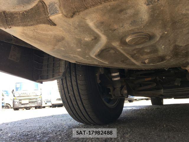 Toyota VOXY 2021-03 8564034-11