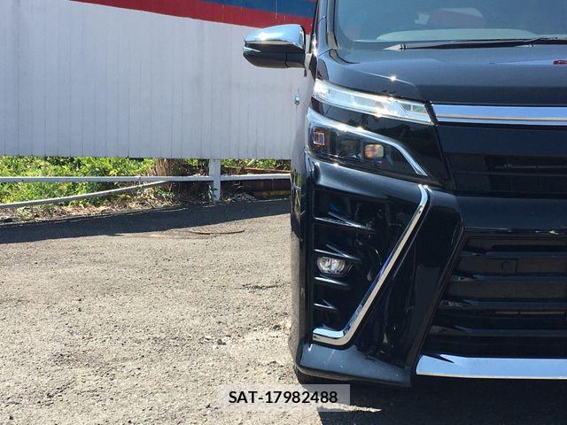 Toyota VOXY 2021-03 8564034-15