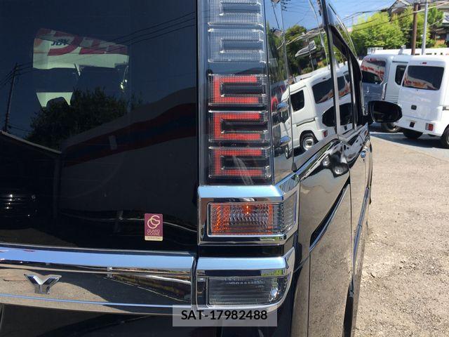 Toyota VOXY 2021-03 8564034-20