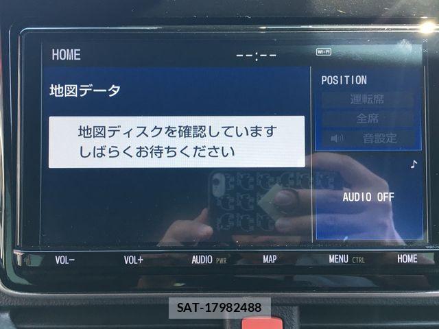 Toyota VOXY 2021-03 8564034-22
