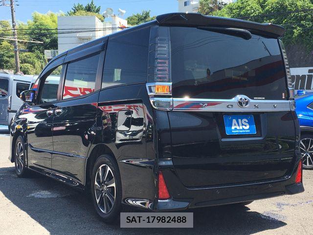 Toyota VOXY 2021-03 8564034-8