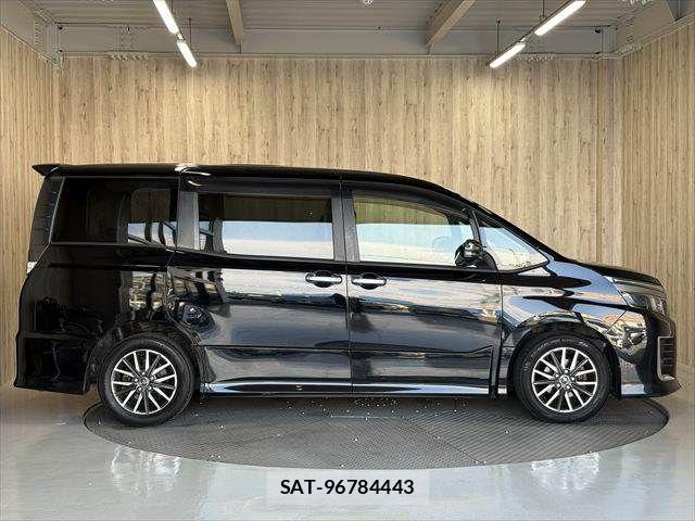 Toyota VOXY 2016-12 8564048-19