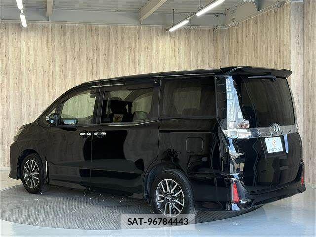 Toyota VOXY 2016-12 8564048-22