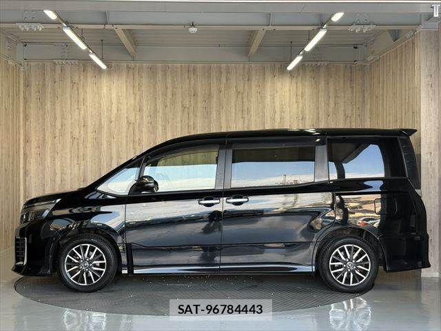 Toyota VOXY 2016-12 8564048-23