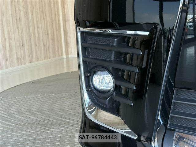 Toyota VOXY 2016-12 8564048-27
