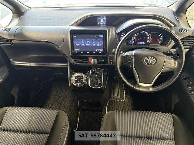 Toyota VOXY 2016-12 8564048-2