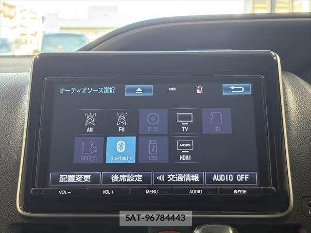 Toyota VOXY 2016-12 8564048-4