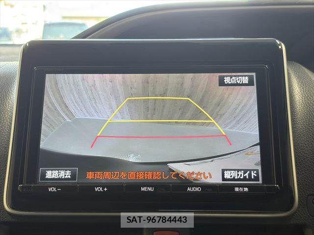 Toyota VOXY 2016-12 8564048-5