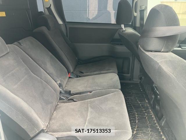 Toyota VOXY 2007-08 8564054-15