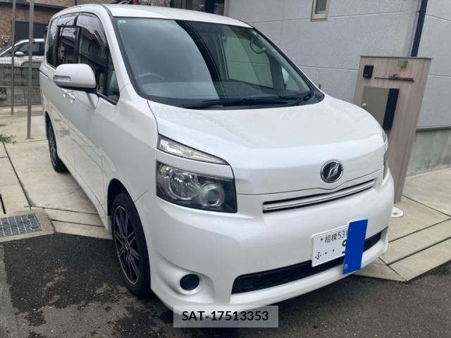 Toyota VOXY 2007-08 8564054-2