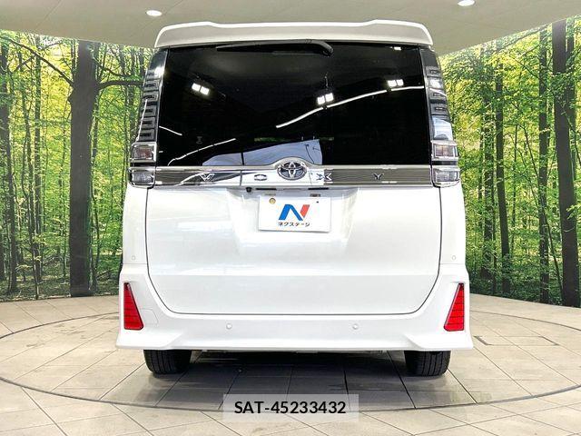 Toyota VOXY 2021-07 8564031-15