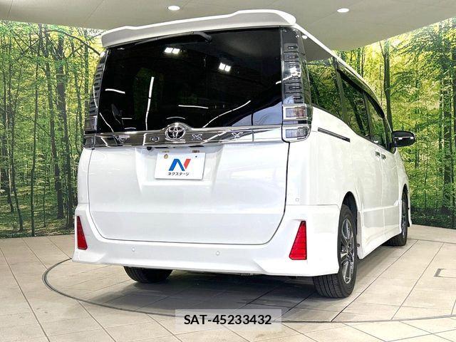 Toyota VOXY 2021-07 8564031-17