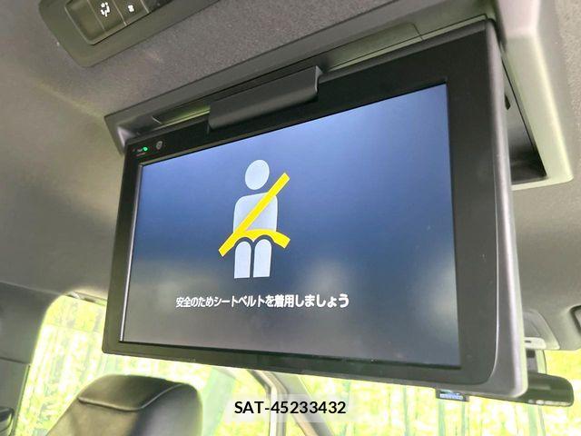 Toyota VOXY 2021-07 8564031-1