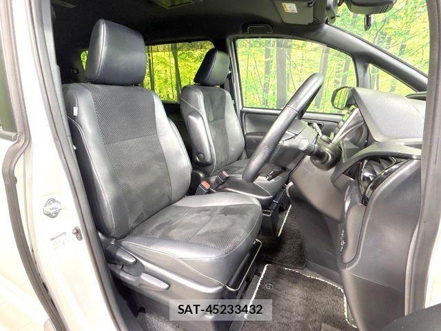 Toyota VOXY 2021-07 8564031-8