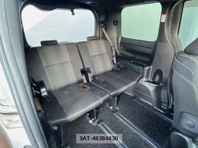 Toyota VOXY 2020-03 8564040-10