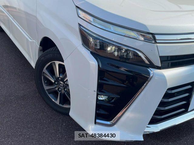 Toyota VOXY 2020-03 8564040-12