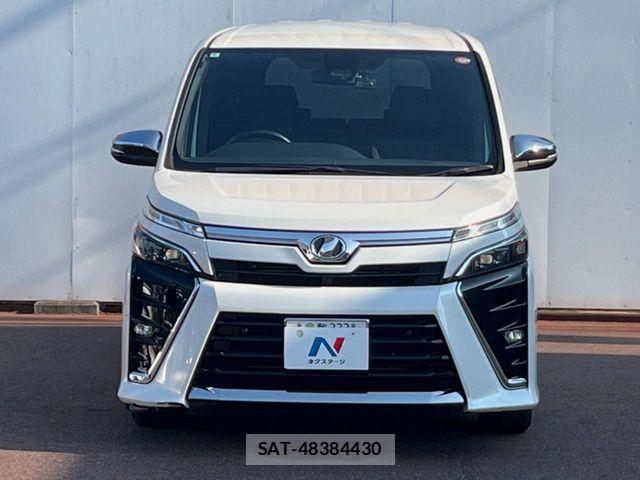 Toyota VOXY 2020-03 8564040-14