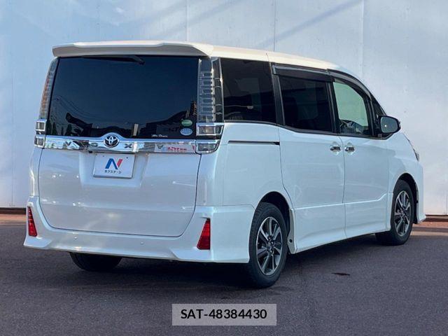 Toyota VOXY 2020-03 8564040-17