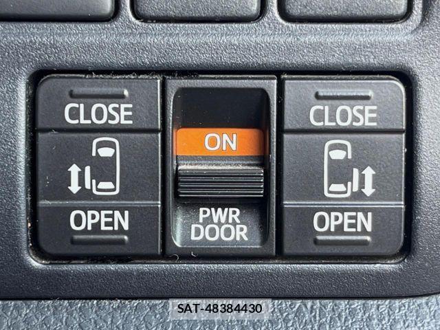 Toyota VOXY 2020-03 8564040-3