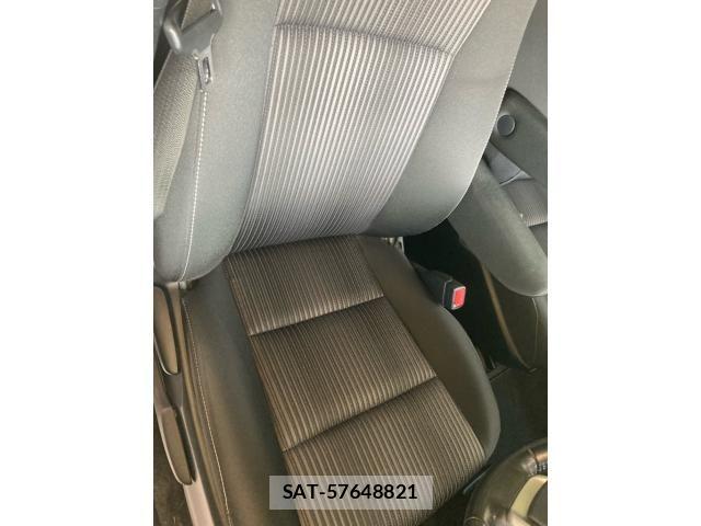 Toyota VOXY 2018-02 8564044-11
