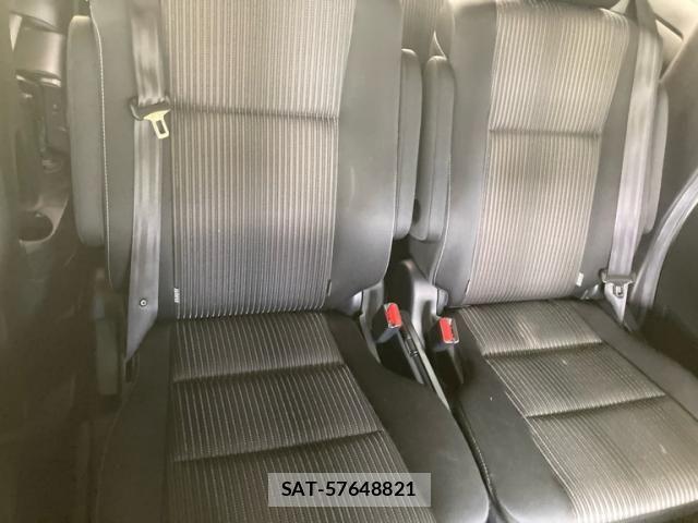 Toyota VOXY 2018-02 8564044-12