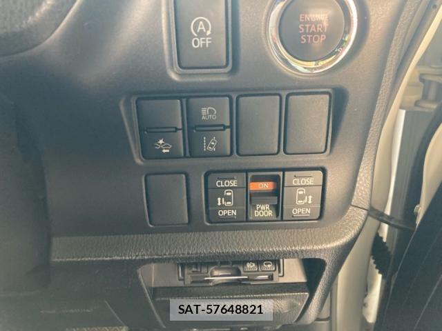 Toyota VOXY 2018-02 8564044-15