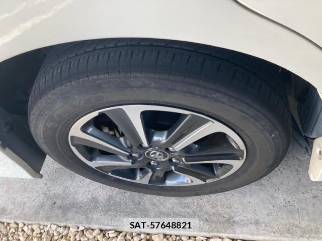 Toyota VOXY 2018-02 8564044-7