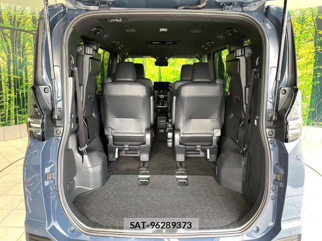 Toyota VOXY 2022-09 8564023-10
