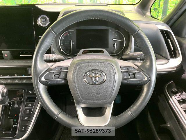Toyota VOXY 2022-09 8564023-11