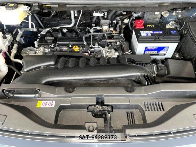 Toyota VOXY 2022-09 8564023-17