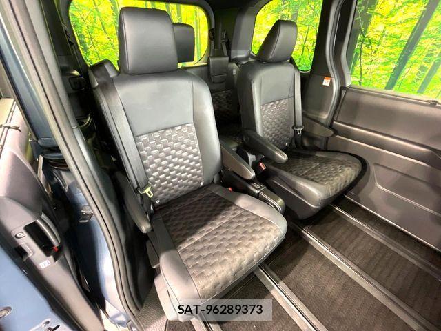 Toyota VOXY 2022-09 8564023-8