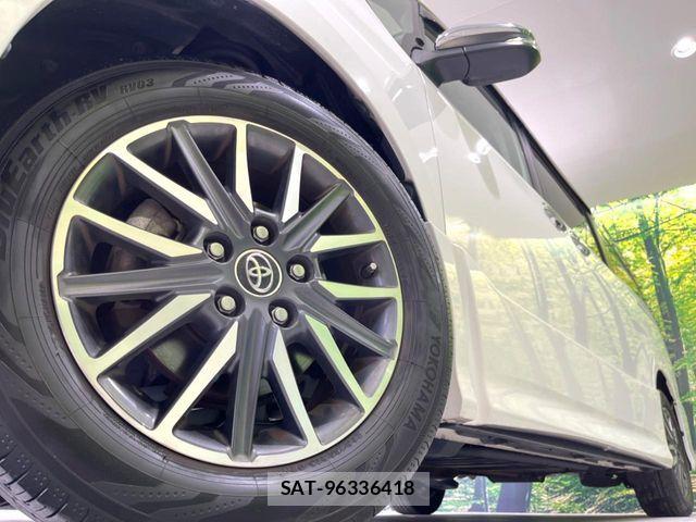Toyota VOXY 2015-12 8564041-13