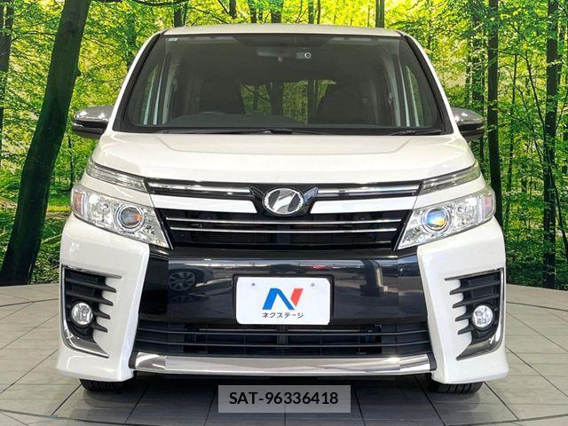 Toyota VOXY 2015-12 8564041-14