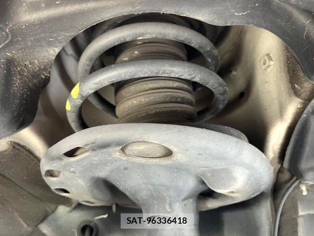 Toyota VOXY 2015-12 8564041-19