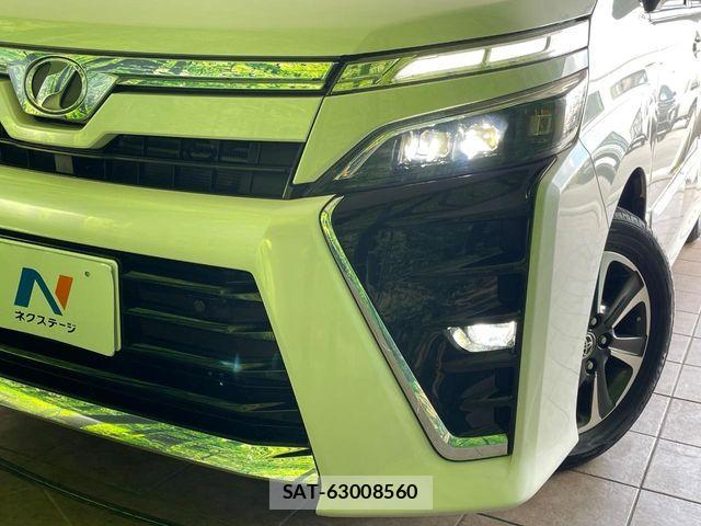Toyota VOXY 2019-09 8564032-14