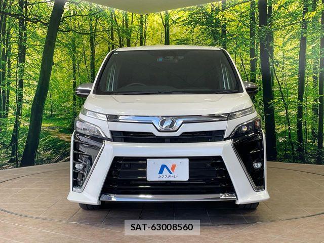 Toyota VOXY 2019-09 8564032-15