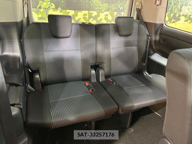 Toyota VOXY 2014-02 8564049-9