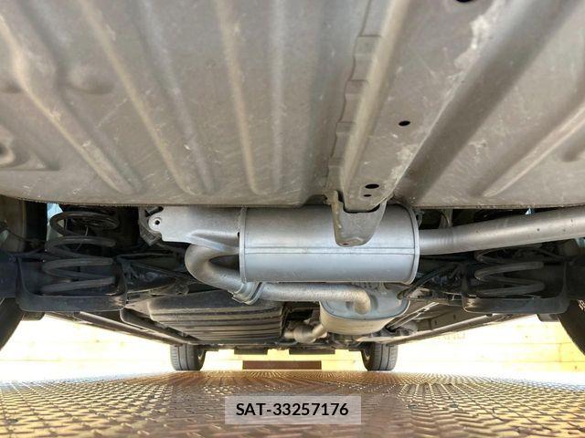 Toyota VOXY 2014-02 8564049-19