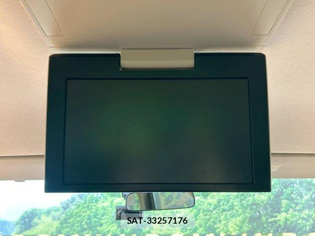 Toyota VOXY 2014-02 8564049-2