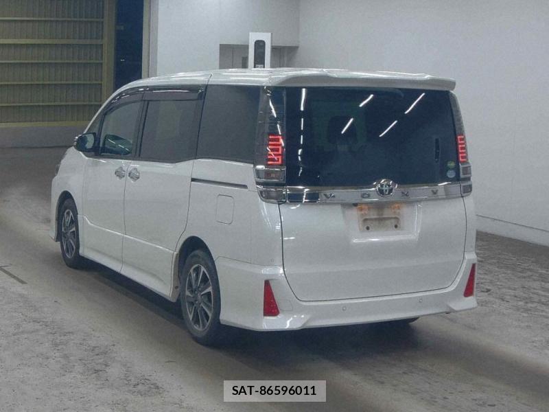 Toyota VOXY 2019-09 8362678-2