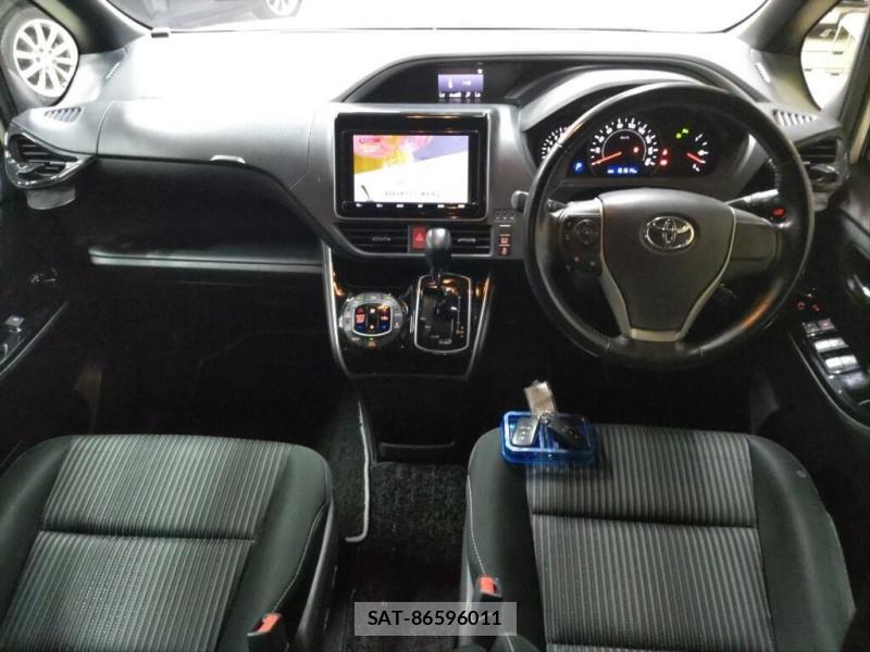 Toyota VOXY 2019-09 8362678-4