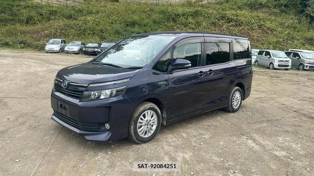 Toyota VOXY 2016-07 8589880-0