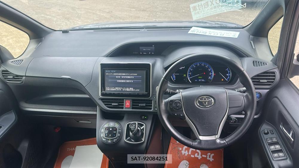 Toyota VOXY 2016-07 8589880-24